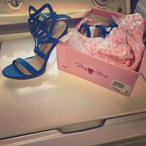 Penny loves Kenny new.